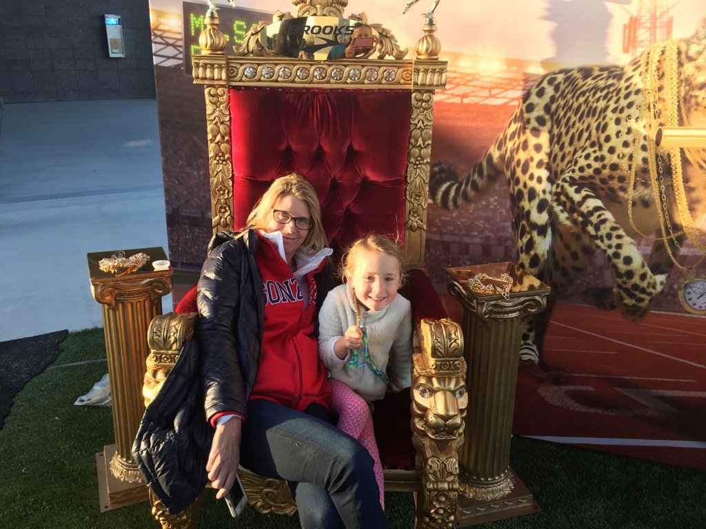 kirstenleetch's tweet photo. #runhappymtsac https://t.co/RNQjAcNXXE
