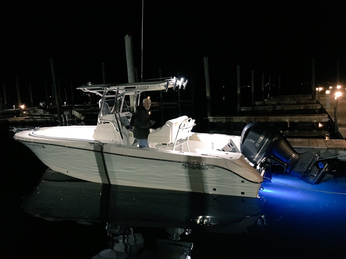 ChrisPantani's tweet image. Had to play with the new LED lights in the boat tonight.  Loving the blue wake lights. #WickedCool