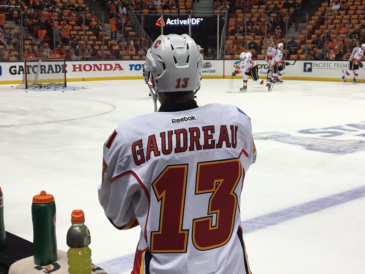 NHLFlames's tweet photo. Johnny Vision. https://t.co/RVq42ZrEfz