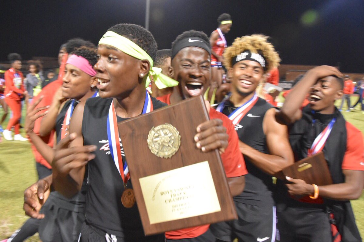 CyFairJoel's tweet photo. #176ATrack district champions: the @langhamcreekhs boys (second straight) and @CySpringsHS girls (fourth straight)! https://t.co/1syoB4MtsZ