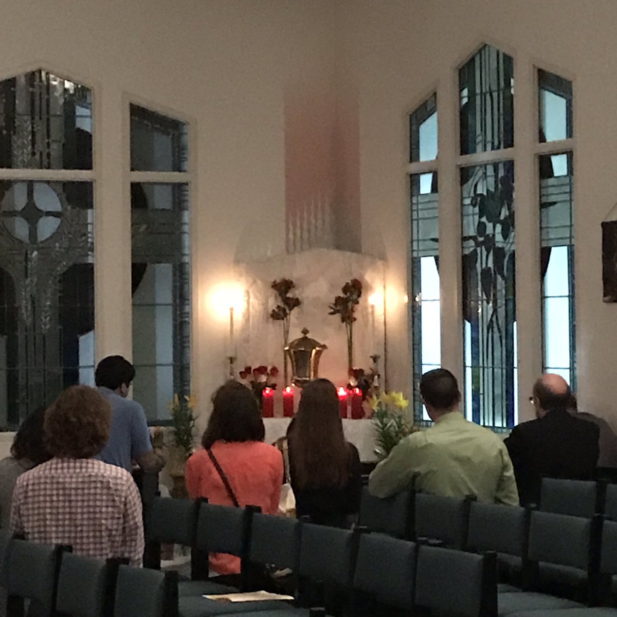 receivemyspirit's tweet photo. The altar of repose #holythursday #eucharist #priesthood #mandatum #catholic @CatholicBlazers @SamfordCSA @ReligiousBSC @focus_uab https://t.co/UOHHp5aEwb