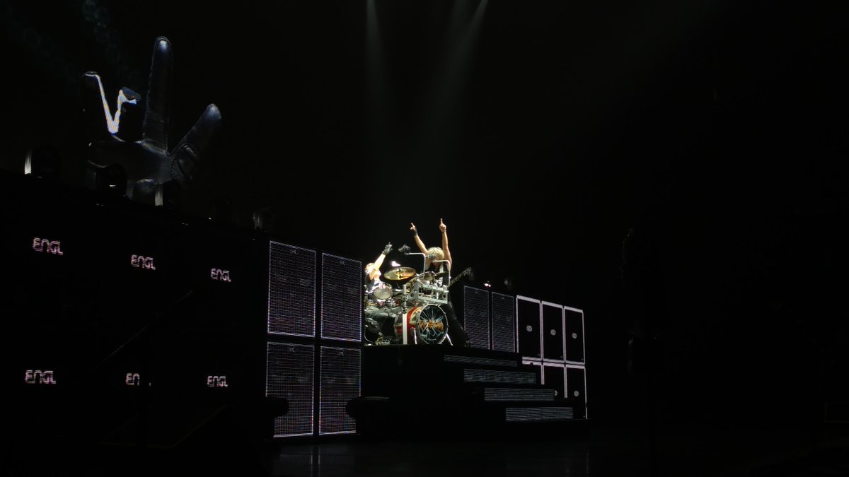 beachmusicsprts's tweet photo. @rickallenlive You are a treasure!!!!!!! Bless your heart!
#OneGreatDrummer #OneGreatMan https://t.co/ZCRmAUeNKu