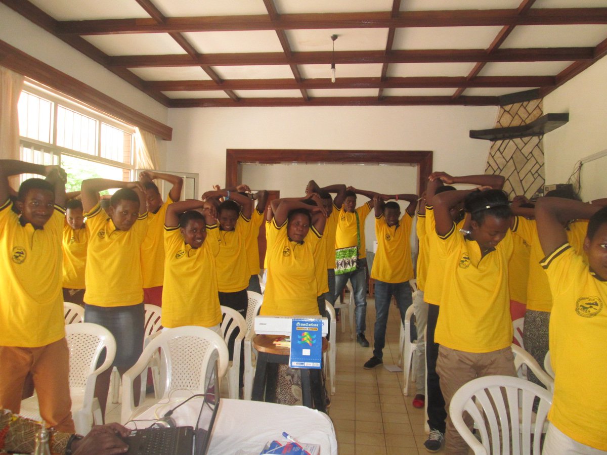 rnudeaf's tweet photo. Deaf youth were trained about HIV/AIDS&SRH rights education on 21-25 Nov2016.participants were attended at AUBRGE BEL ANGEL.#RNUD #UNFPA . https://t.co/c8Ld4JqlIJ