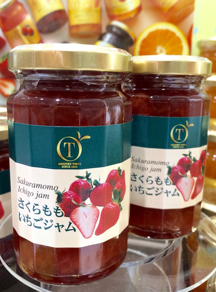 小田急百貨店 町田店 公式 果肉を贅沢に使い 着色料 香料 保存料 防腐剤を添加せずに作られた地下1階 新宿高野 のフルーツ ジャム この時期のオススメは さくらももいちごジャム 1瓶 756円 税込 ほかにもマンゴー アプリコット ふじリンゴ