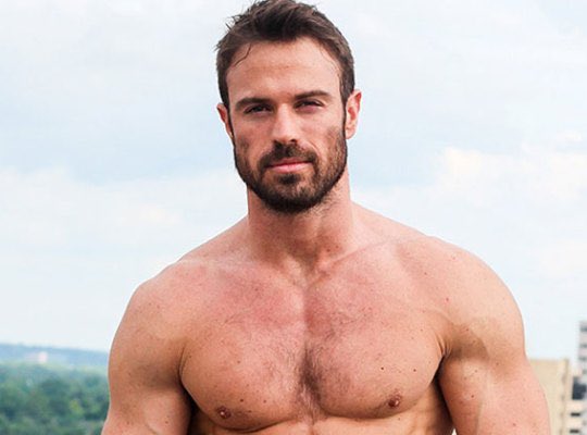 katiegavin99's tweet photo. @RealHughJackman looking like @realChadJohnson 😂 https://t.co/OzlmZpliiM