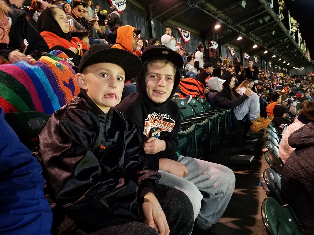 AtrainRuiz's tweet photo. #ATTPark https://t.co/TMye4yUjts