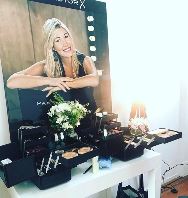 maxfactorpma's tweet photo. ¡Muy pronto! Nuestra #MakeUpArtist Internacional de MaxFactor la tendremos de vuelta en Panamá. #StayTuned https://t.co/2q26zM2Joj