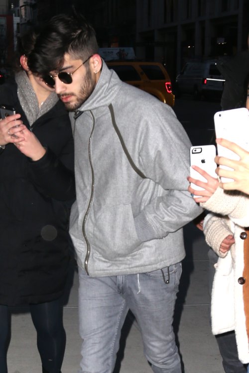 weekrtz's tweet photo. abençoado seja esse today de zayn, não tenho nem palavras para descrever o que sinto ao ver esse homem. homão da porra https://t.co/D2M8qFEAwB