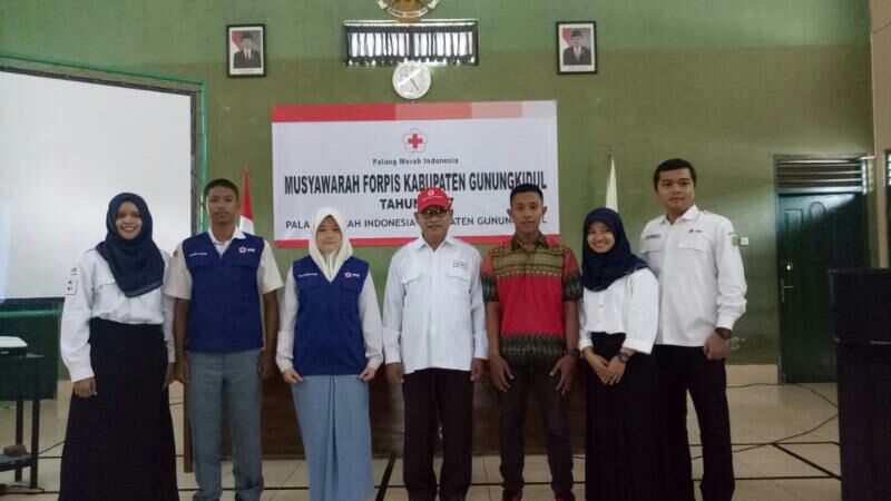 pmi_diy's tweet photo. Selamat juga utk Flafiani Cios Conara (ketiga dari kiri) #PMR Unit SMAN 1 Wonosari sbg Ketua 1 #Forpis @palangmerah #Gunungkidul (14/4) https://t.co/IRUuZPITXR