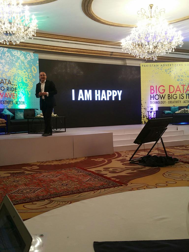 I am happy are you .. #khalidismail vp communication #Tetrapak sharing his experience about #Pakistan in #digit17 #digitalmedia