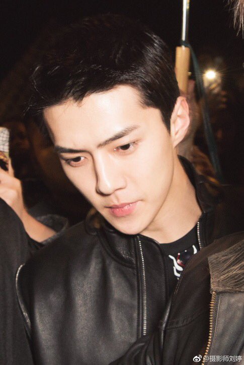 shiro881's tweet photo. คนนี้ที่เคยลงรูปเซฮุนที่ปารีส เซ็ตหล่อเข้ม โพสต์ฮบดเซฮุน บอกด้วยว่ามีรูปเซฮุนมองบน/กลอกตา ตลกมากแต่ไม่แน่ใจว่าโพสต์ดีไหม /พูดซะอยากเห็น5555 https://t.co/UvW5xZDsdy