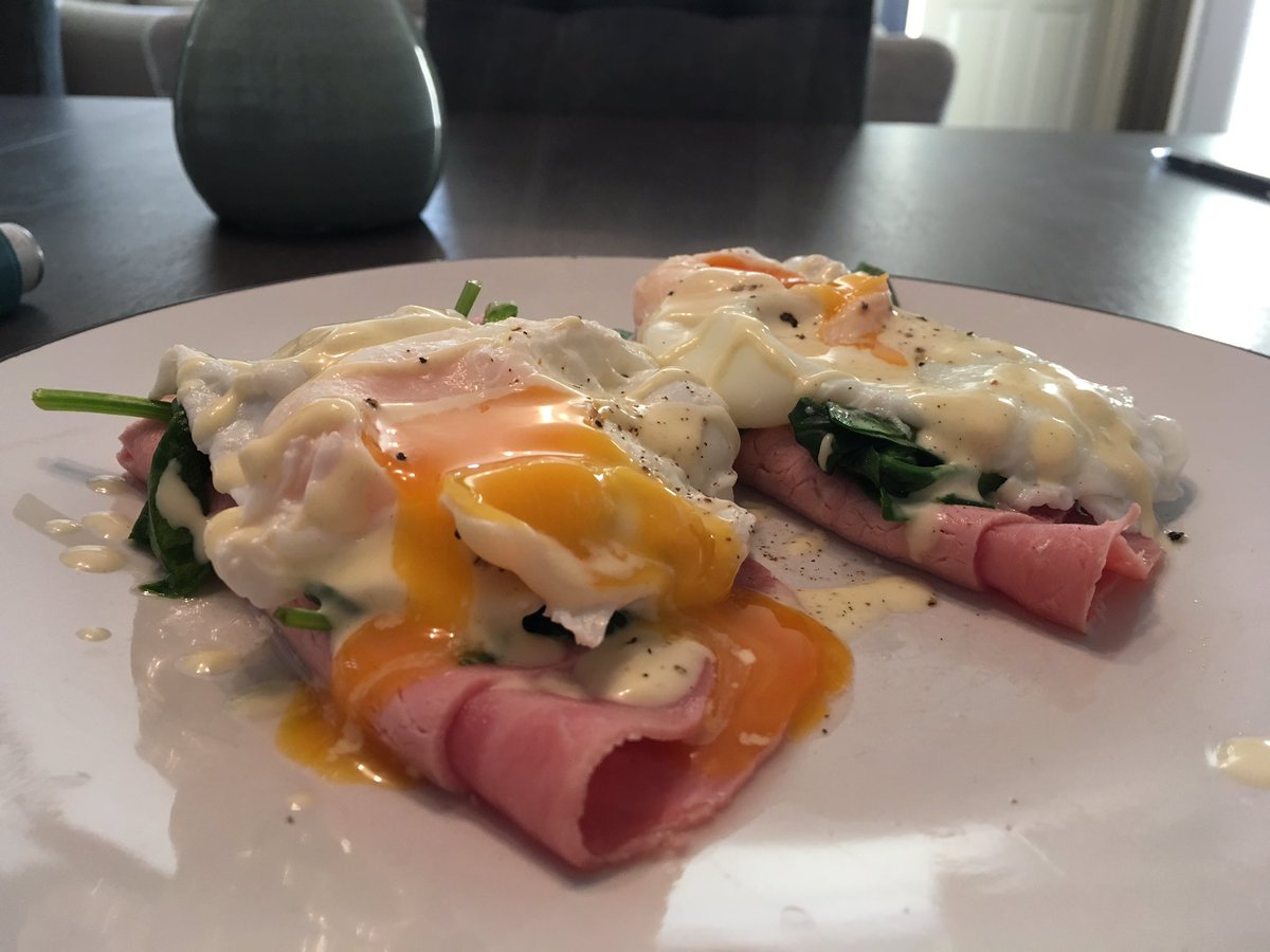 LittleAbsTone's tweet photo. Mmmm breakfast .. poached eggs spinach ham and mustard dressing #foodie #foodporn #healthy #healthyeating #living #health https://t.co/OUMvJloODu