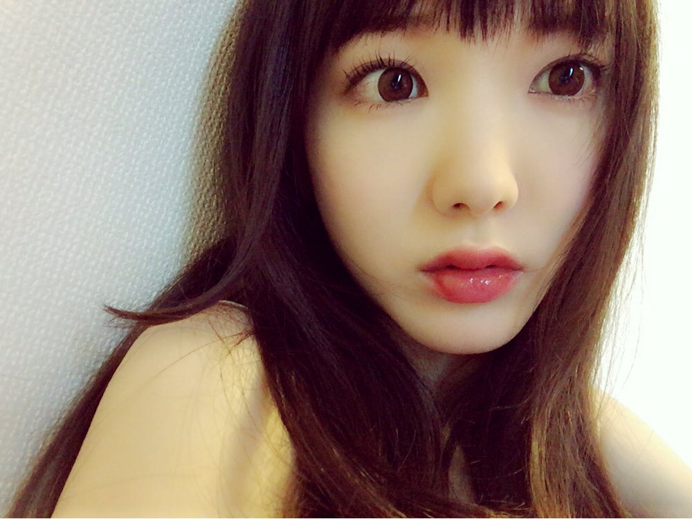 下田美咲 最強の愛され妻 今日は 情熱の赤リップ 弟に まゆ毛薄くね って言われて 確かに薄い気がしてきたから アイブロウをライトブラウンから焦げ茶に変えた その分アイメイクに抜け感を出した ラインはリキッドなしのこげ茶のペンシルのみ 下田美咲 最強の愛され妻 今日は 情熱の赤リップ 弟に まゆ毛薄くね って言われて 確かに薄い気がしてきたから アイブロウをライトブラウンから焦げ茶に変えた その分アイメイクに抜け感を出した ラインはリキッドなしのこげ茶のペンシルのみ