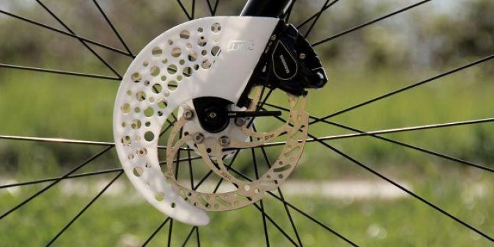 wielermedia's tweet photo. Duits bedrijf toont prototype van schijfrembeschermer https://t.co/WFktFrZiKf https://t.co/uhFv4Xpl9Q