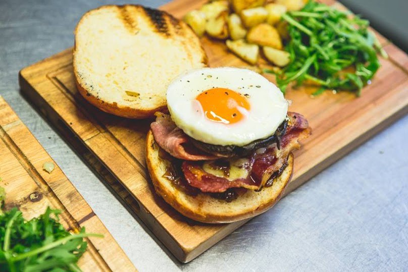 thewellpub's tweet photo. Don't forget - #Bottomless #Brunch at The Well today, Saturday &amp; Monday for #EasterWeekend 🍾 🤗 https://t.co/74fZ0IUdWe https://t.co/79LdX1PEYY