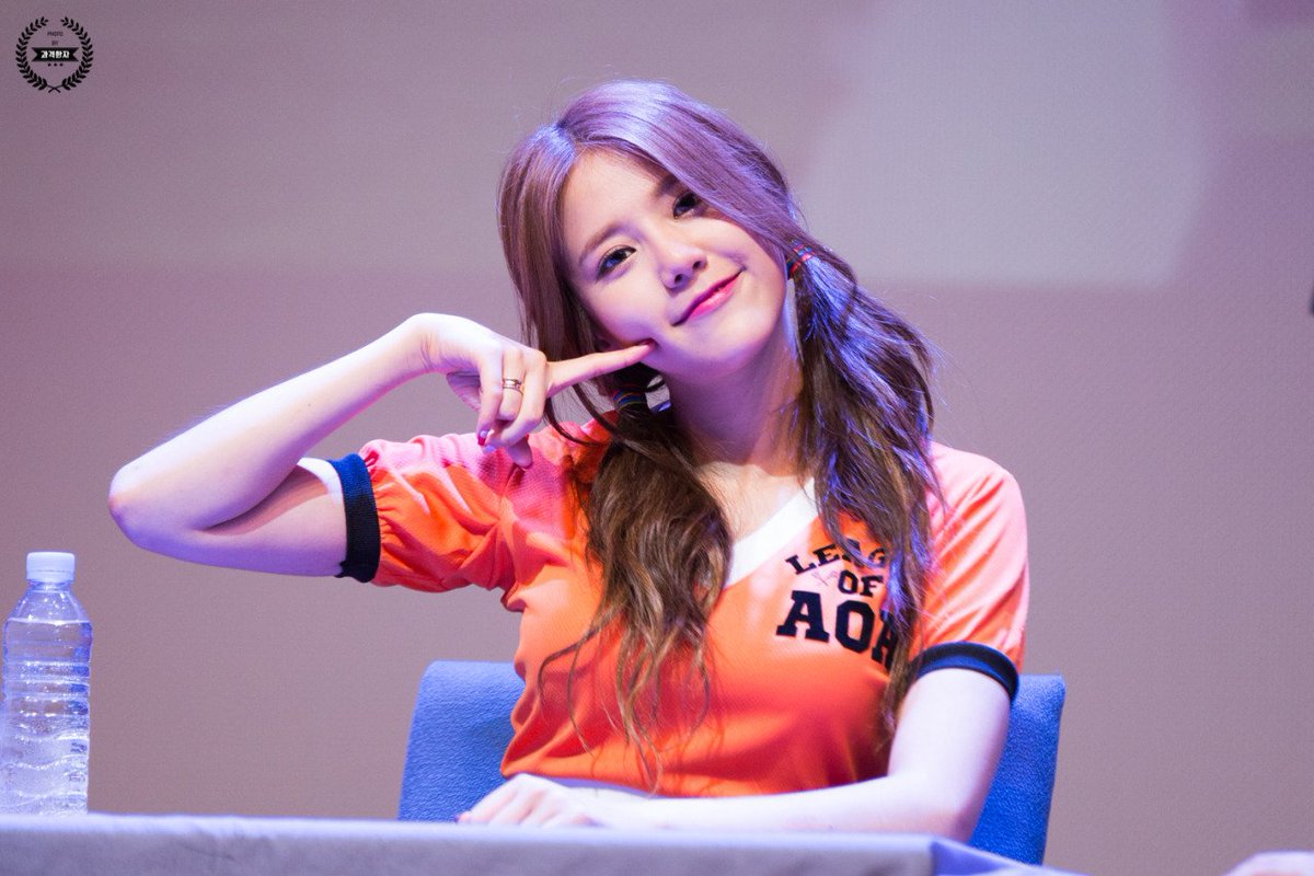 cutedongpics's tweet photo. she's an actual baby · 150710 https://t.co/K7UgHVkx2K