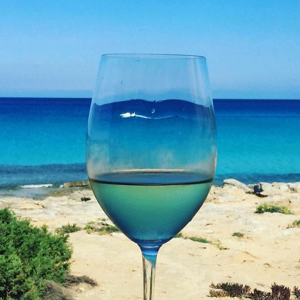 RestauranEsCalo's tweet photo. Feliz semana santa #escalo #restaurant #Formentera https://t.co/cVSmZGPAhO