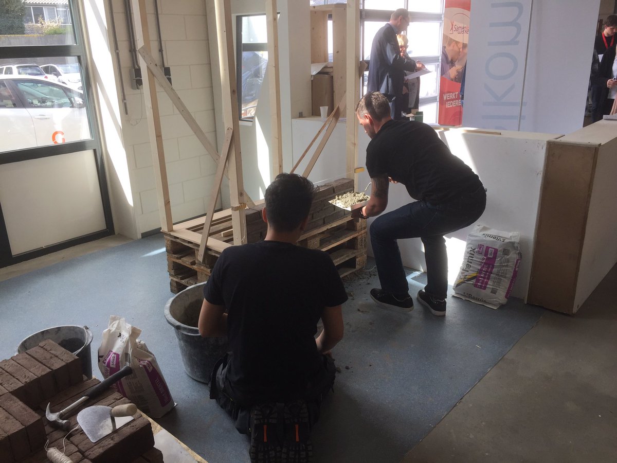 heuvemic's tweet photo. Prachtige #werkmarkt gisteren gehad. Ruim 300 bezoekers en 30 standhouders. Mooie samenwerking onder vlag van @FactorWerk https://t.co/cQrMZbZHyB