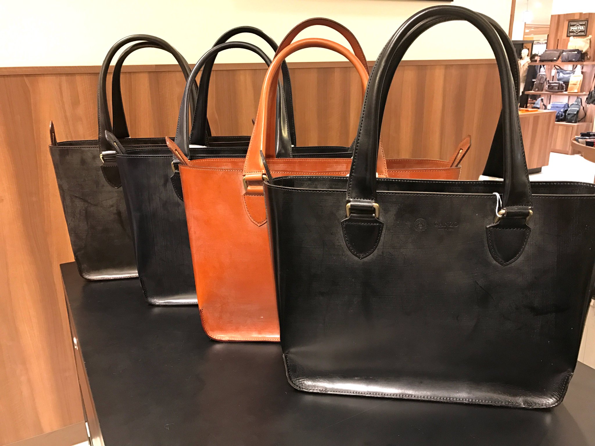 GANZO ブライドルレザー　トートバッグ 博多阪急 в X: „「GANZO」のオンオフ使えるブライドルレザーを