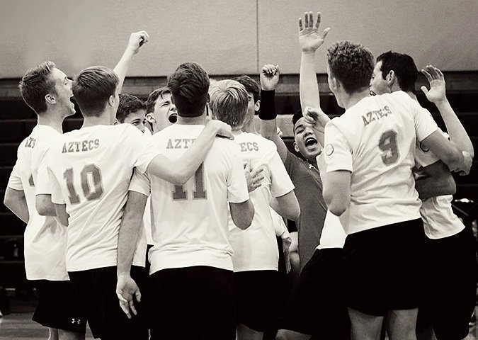 MarciaKuyper's tweet photo. Big UPSET 2nite. AZTECS take DV in 3 games-havent won @ their place in 6 yrs! WTG AZTECS! #Volleyball #aztecs #aztecvolleyball #coronadelsol https://t.co/hluVnOBOt4