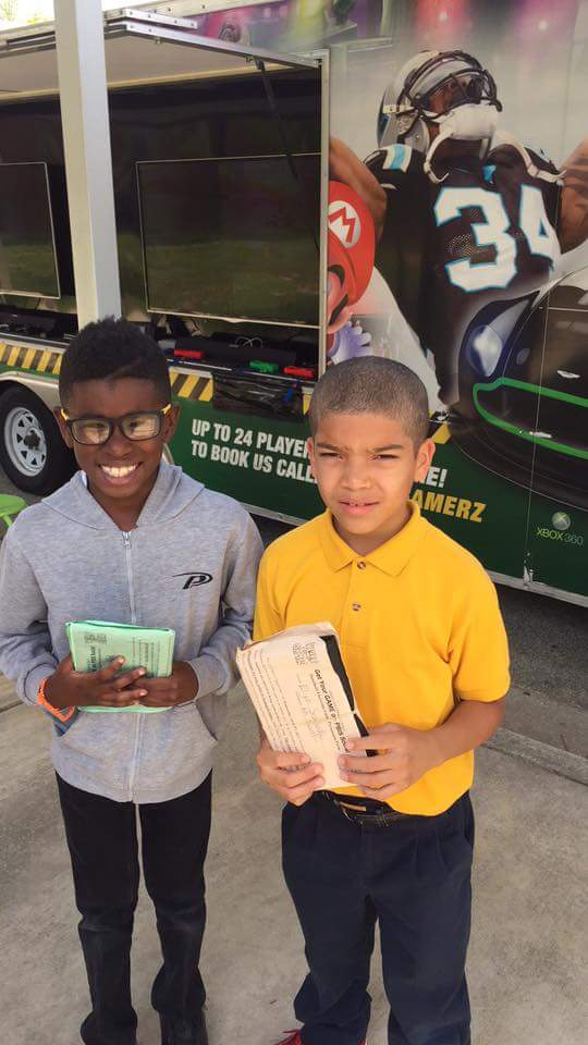 mrscteach's tweet photo. 3rd 9weeks celebration for P.B.I.S :fun playing with their own devices, our multimedia lab, &amp; the game bus! Way to go leaders! @BibbSchools https://t.co/RyVG9WnDnB