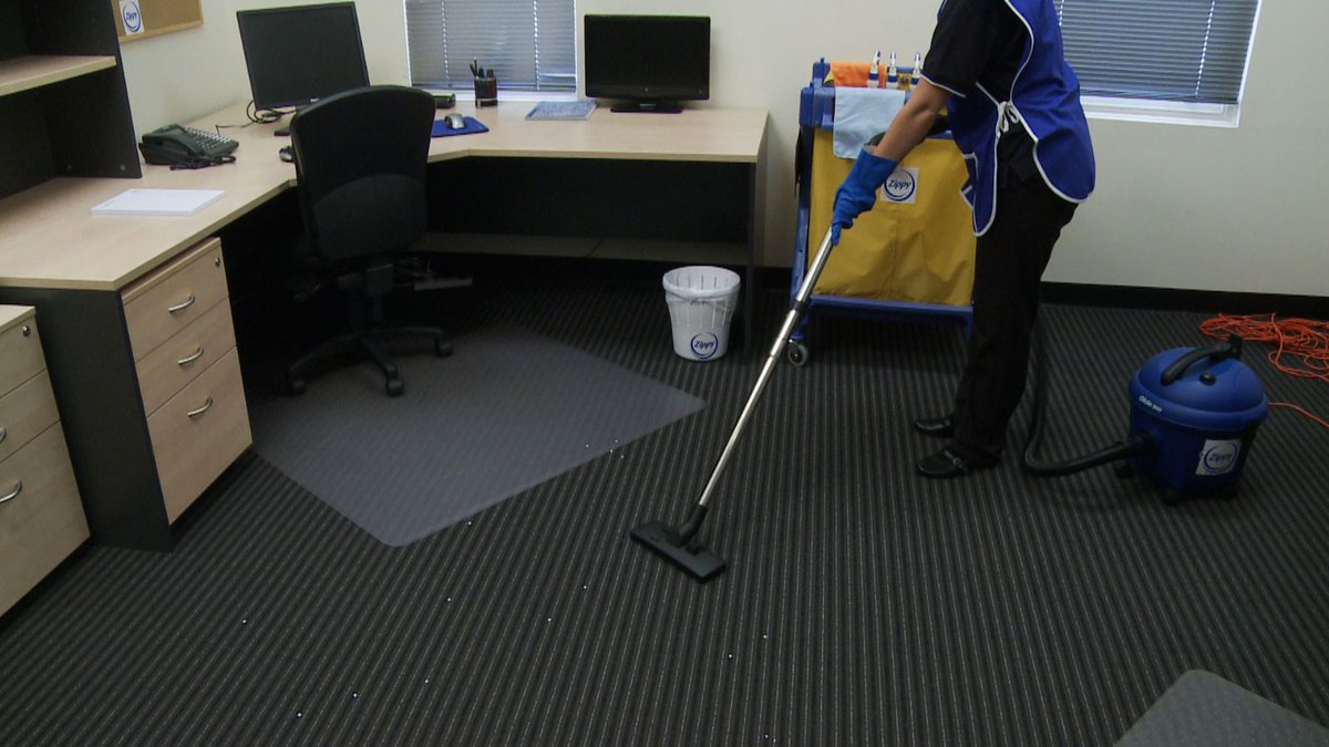 CleaningJ4's tweet photo. Are you looking for a Commercial Cleaning Hertfordshire? Just end your search just visit https://t.co/EMoXTKgX8S or call 01494 775545 https://t.co/SXLO29ggYd