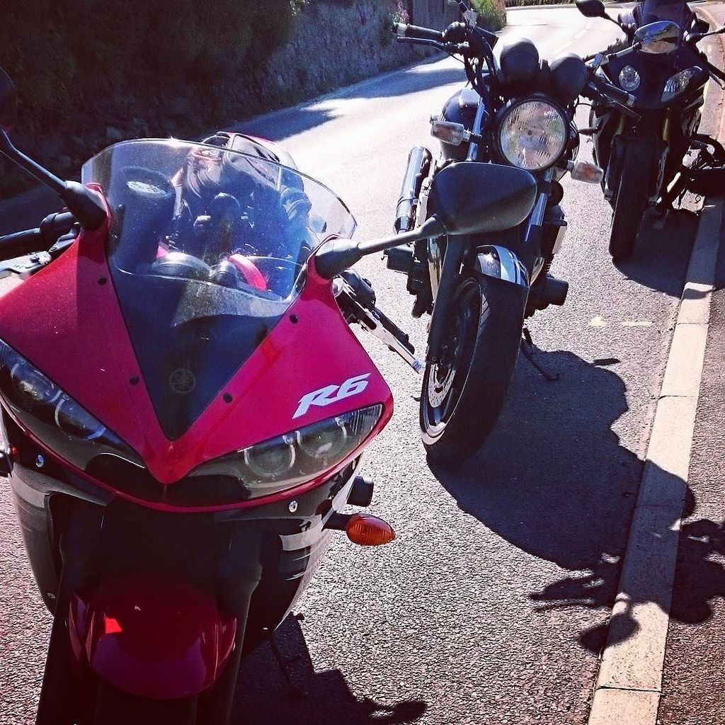 MiBandit's tweet photo. Hurry up chaps leta get this ride on the road... #ride #teamyamaha #Mibandit #Bikespotting #teamxjr #bmwrr #r6 #teamtwowheels #nofear #team… https://t.co/P4VgFCy7ks
