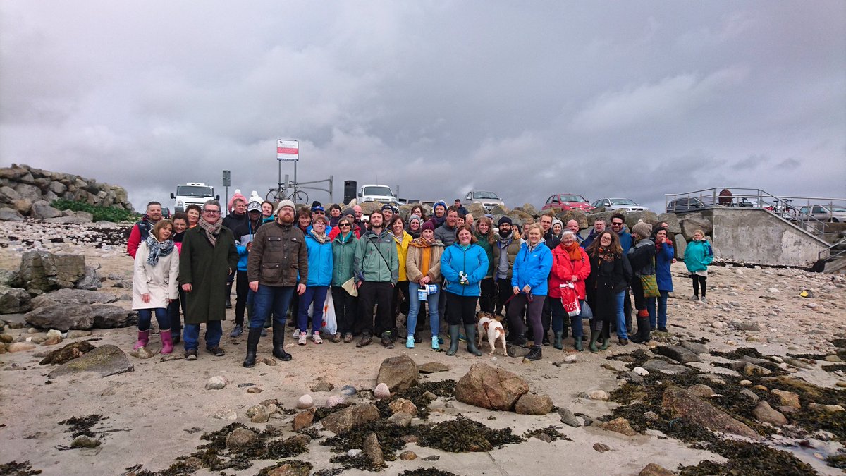 mistereatgalway's tweet photo. Great crowd today for our seaweed walk and talk @Galwayfood Festival #seaweed #thisirishfood https://t.co/wea0Oj8UJ4
