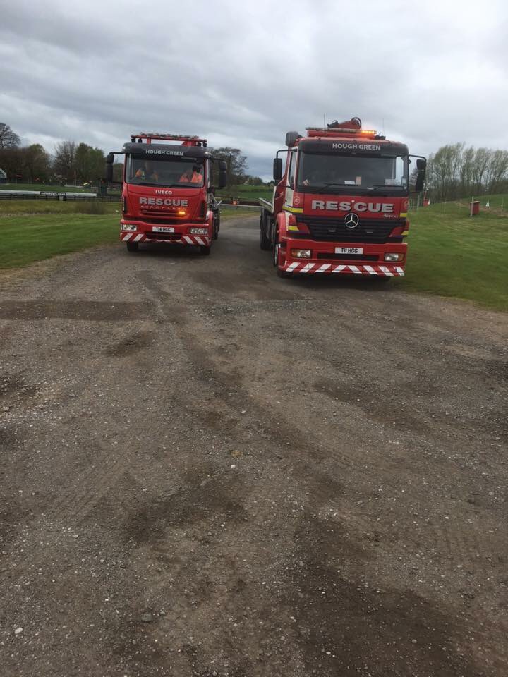 HGG_Recovery's tweet image. Busy Weekend carrying out Race recovery @Oulton_Park #workingtogether