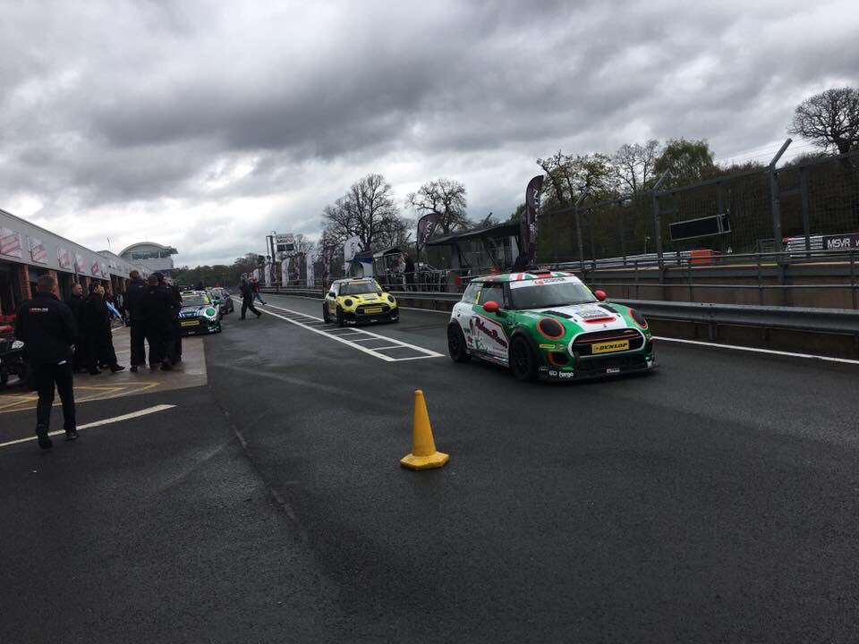 HGG_Recovery's tweet image. Busy Weekend carrying out Race recovery @Oulton_Park #workingtogether