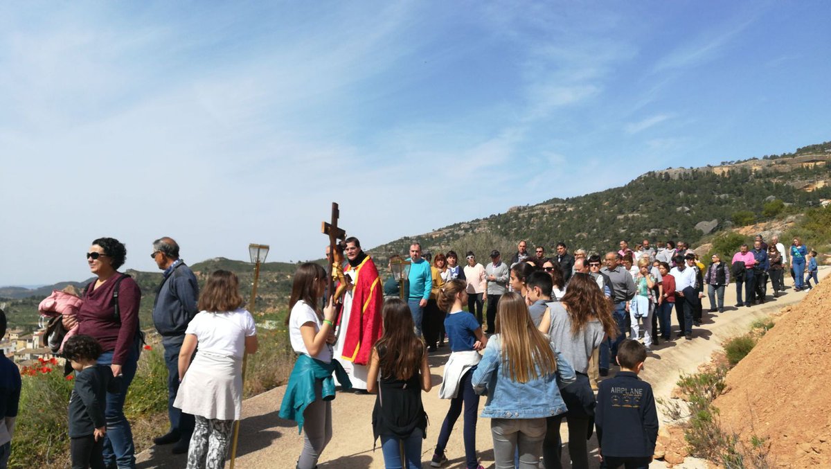 Damaso_Perico's tweet photo. #Viacrucis en #Cabaces
#SemanaSanta #Montsant #Priorat https://t.co/0S95FCsLRU