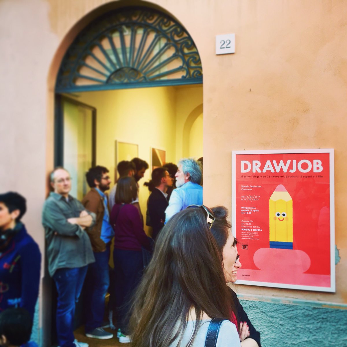 andreamusso_it's tweet photo. Tutto rosa e affollato ieri per l'inaugurazione della mostra #Drawjob. Bravi @tapirulan @mumblerik @Chiaraillu @francescoporoli, da vedere! https://t.co/2LWCQjoQ7d