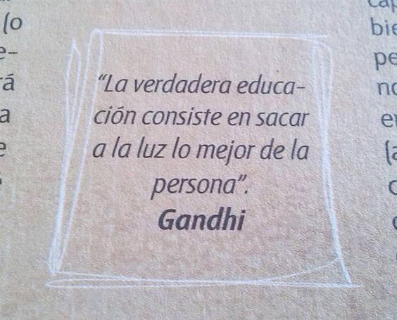#FelizJueves 😀 ✨ #Profesores #Educación #Aprendizaje #Diplomas #Gandhi