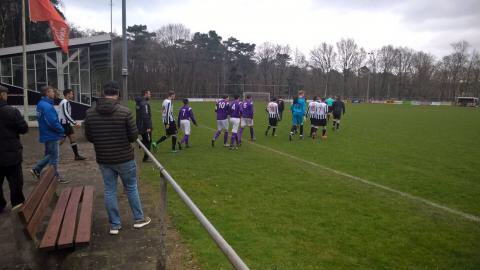 Voetbalclub <a href="/svzeist/">svzeist100jaar</a> heeft een lange Zeister historie. <a href="/ReneScheffer/">Rene Scheffer</a> ging er een kijkje nemen. Een verwarrend bezoek zeistermagazine.nl/svzeist