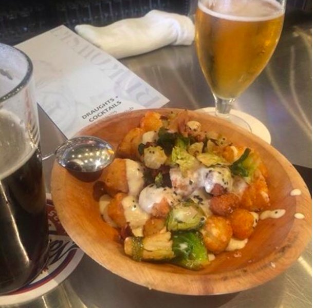 buzzhopper_'s tweet photo. #Boston #Buzzhopper comes here to  MEAT up, a carnivores delight. https://t.co/aRT6vhfd54 #bostonmarathon #wherelocalsgo https://t.co/cHXFaWACDx