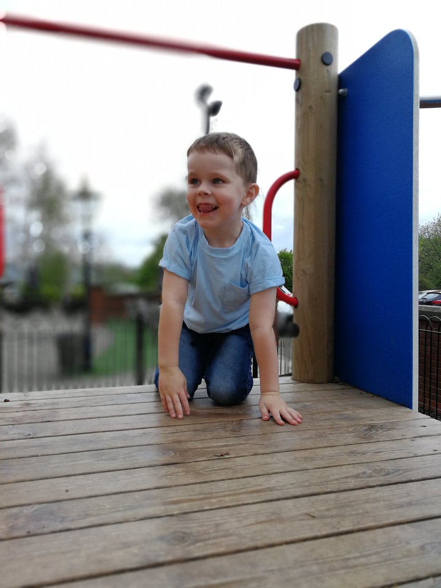 Lufbraguru's tweet image. Precious moments?? Capture them with the phenomenal P10 from @HuaweiMobileUK pop in for a demo here in #o2Loughborough #o2showcase