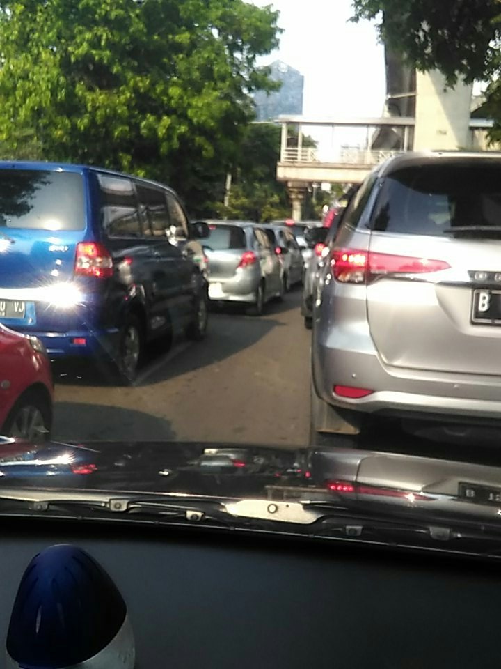 lilisarman's tweet photo. Jalan casablanca padat https://t.co/SOcj7abL0F