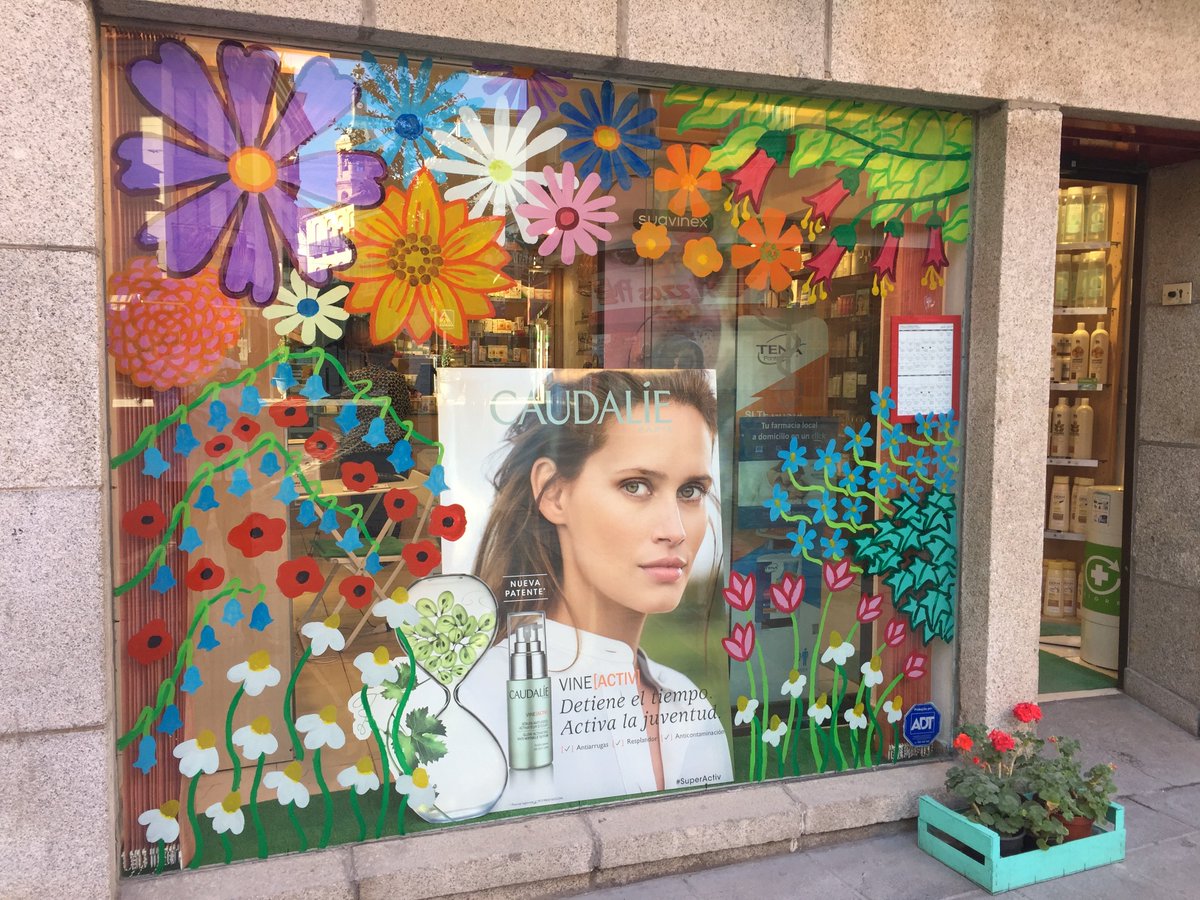 gasparnaranjo's tweet photo. Escaparate primaveral para Caudalie :) https://t.co/Xjm5DFp09a