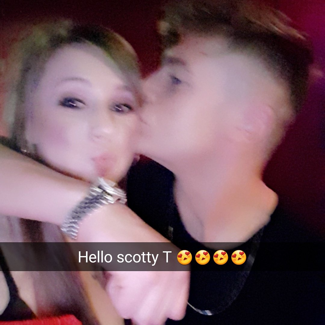 April Jayne tweet media