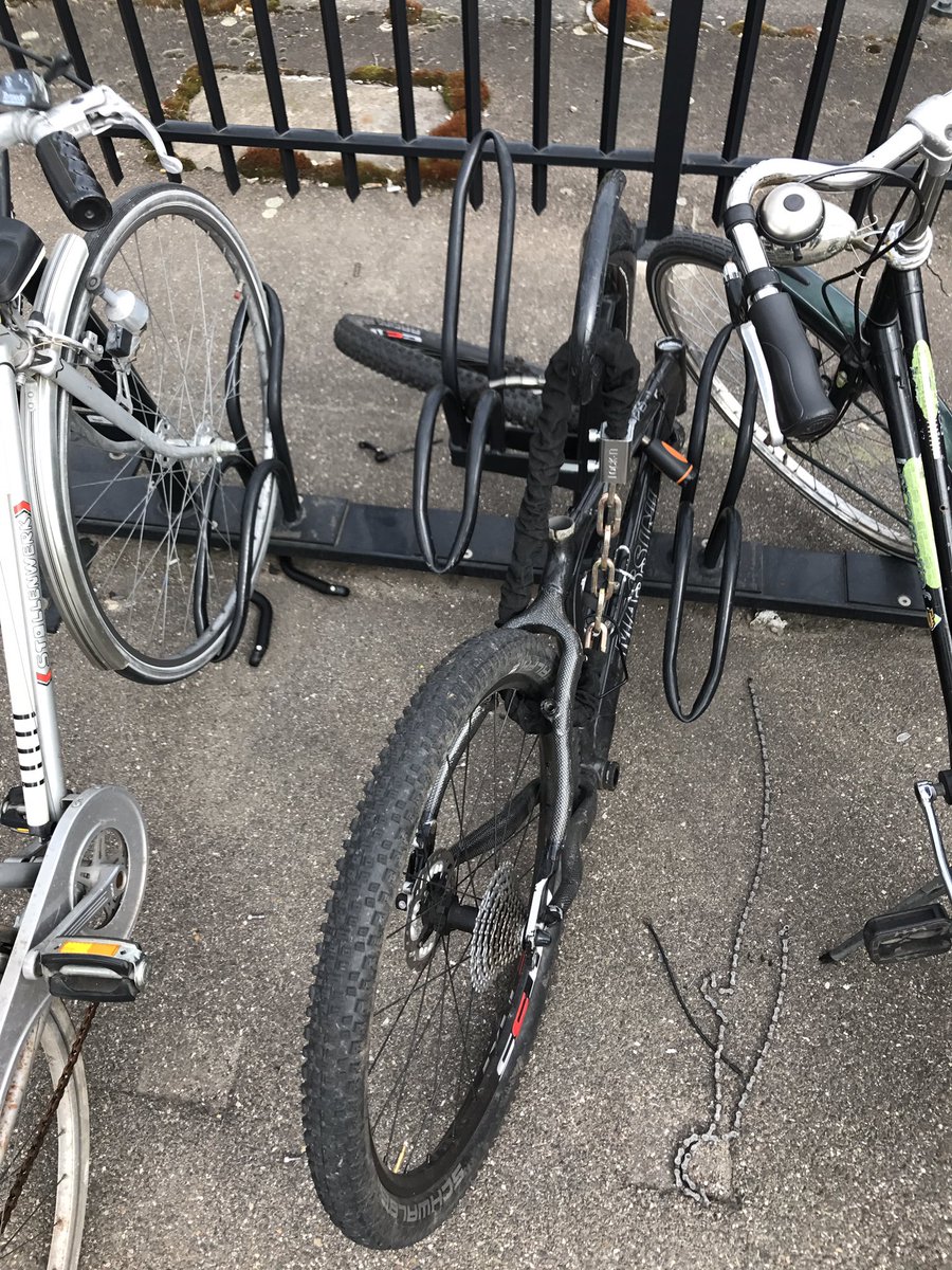 Vorige week station Maastricht Randwijck, als je iemand ziet met onverklaarbare nieuwe Shimano XT onderdelen + carbon voorvork..