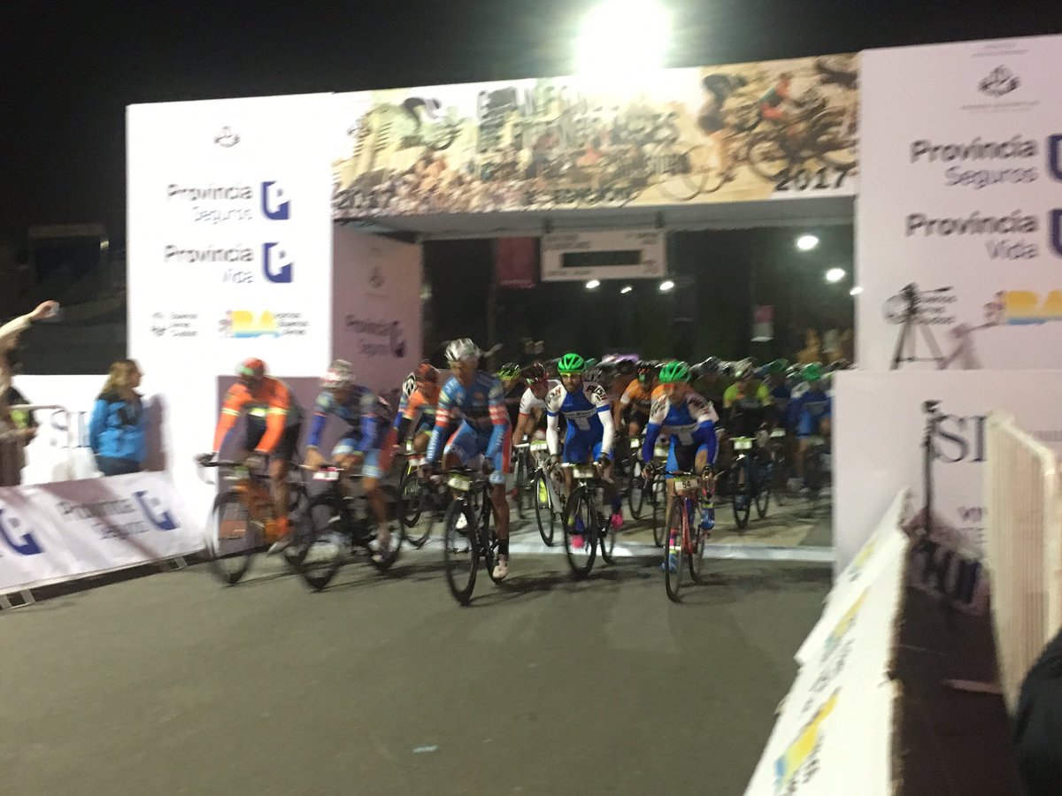 Marin1966Marin's tweet photo. Largada perfecta!
Suerte chicos 👏
#GranFondoBA #GFBA https://t.co/kveoqvf7rw