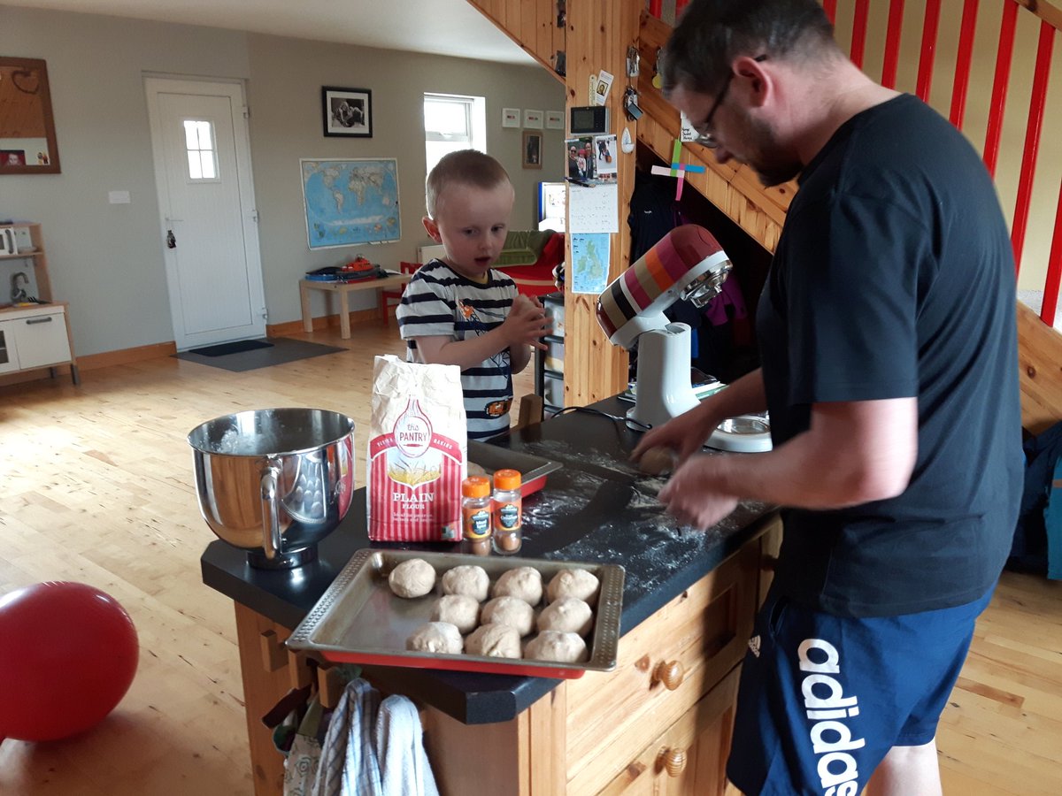 oconnell_lena's tweet image. Using @Aldi_Ireland finest ingredients to make hot cross buns on this good Friday morning #happybakers @Daniel14885535