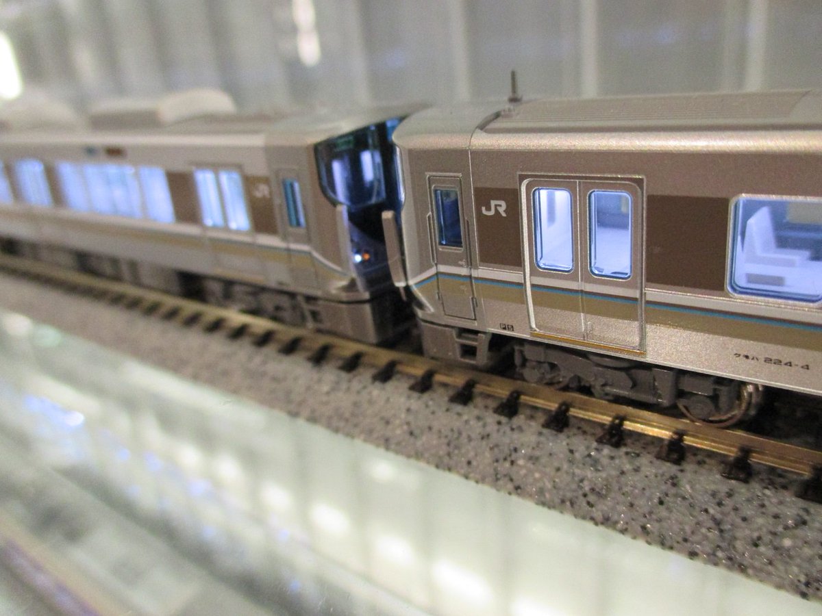 225系12両編成】225系8両セットにAssyパーツを組み合わせて用意した4両