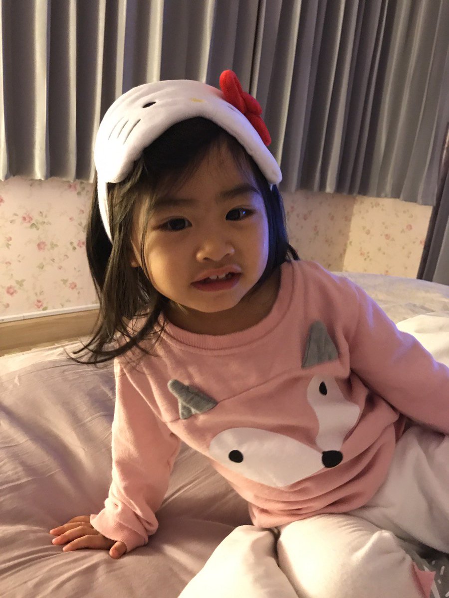 FHERO4REAL's tweet photo. ชูใจบอกว่าเธอเป็นหน้ากากคิตตี้

#ชูใจ
#themasksinger2 https://t.co/k7hXvLf2XL