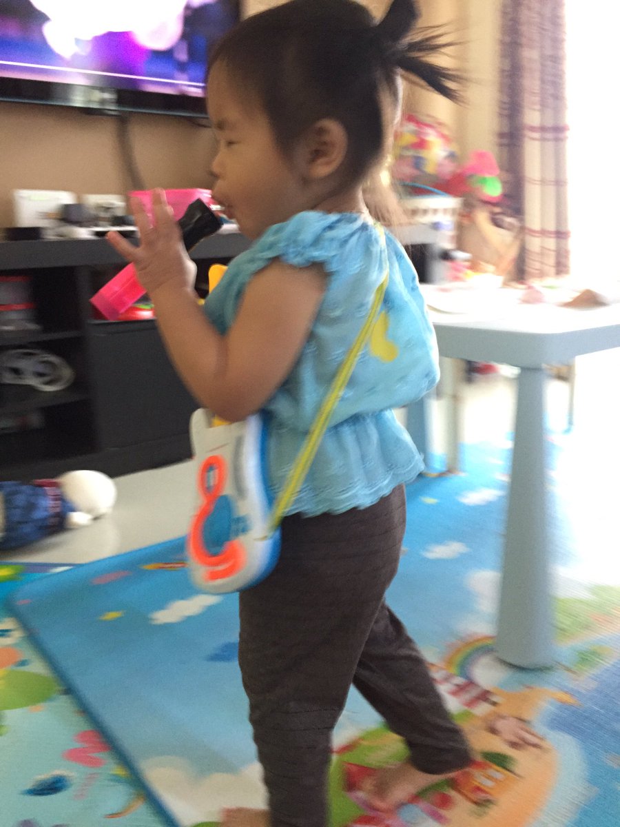 Shicha2014's tweet image. 🎤🎤🎤#มันส์ #คือ #feeling #ชิร้องเพลงไรอะ???