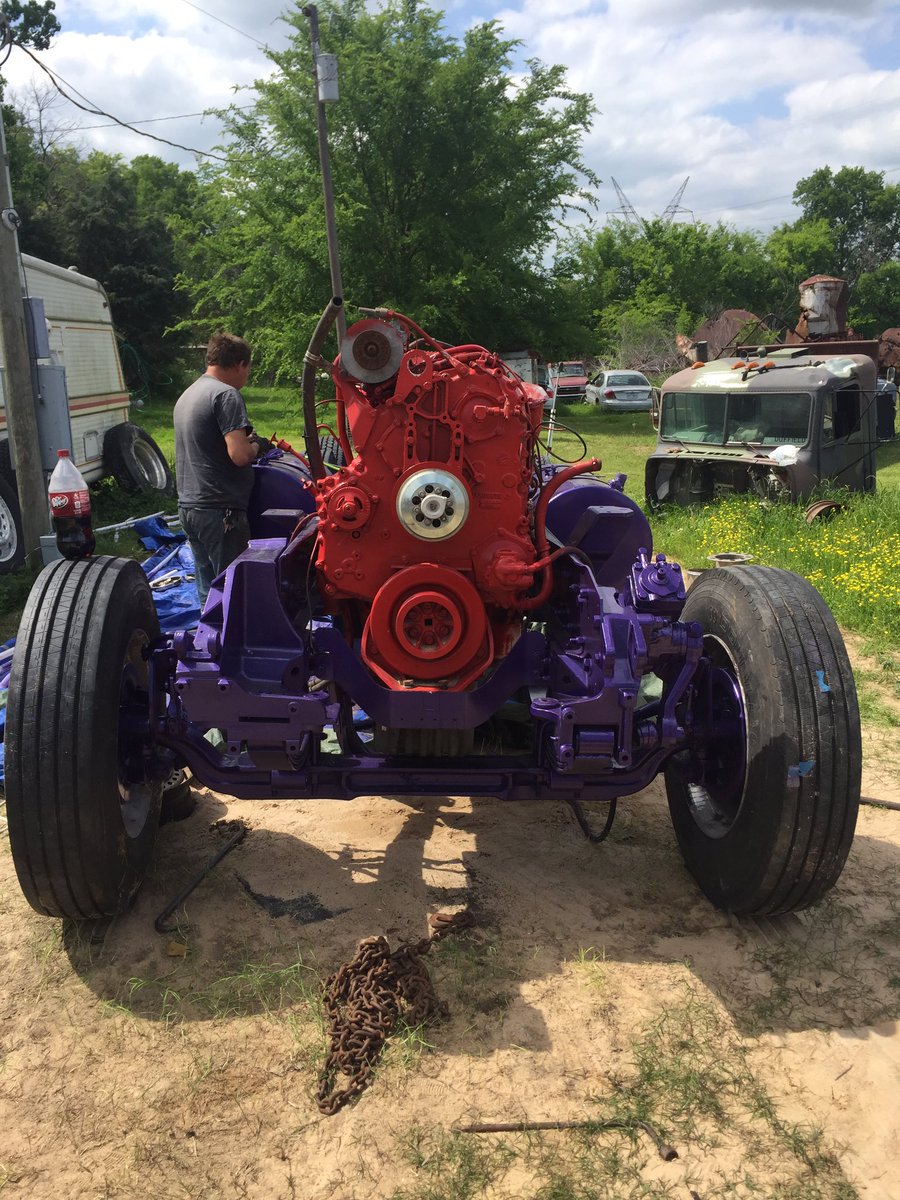 Highwaymenink's tweet photo. #thehighwaymenusa #frame #semiframe #engine # https://t.co/bqnPkqtcIG