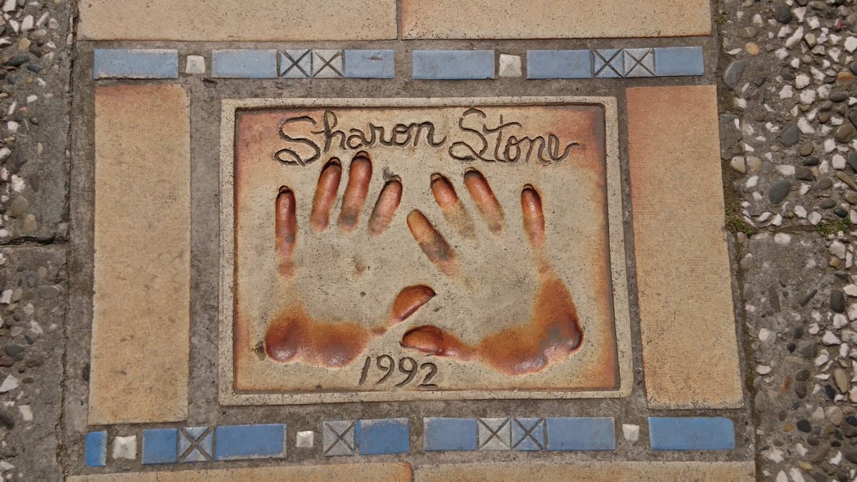 B2Gilles's tweet photo. Les mains de #SharonStone #Cannes #CotedAzurFrance #CotedAzurNow #VisitCotedAzur #FrenchRiviera #CannesSoleil #CannesLifeStyle #empreintes https://t.co/SZsnTKO4ms