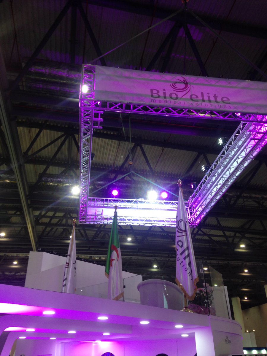 benamara_n's tweet photo. Nos amis a #Oran ! Progrès et grande technologie #BioElite #salon #Simem https://t.co/SiaOnZ8ORf