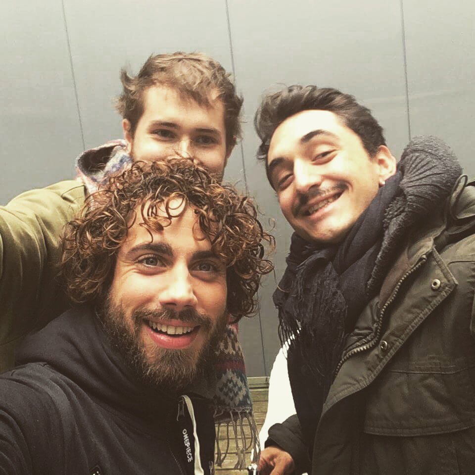 marco_zicoff's tweet photo. Good vibes dans la team Zazie W/ Jules et Léman, le show recommence demain pour le battles round1 sur @TheVoice_TF1 
Besoin de votre soutien https://t.co/PnR2MWUswa