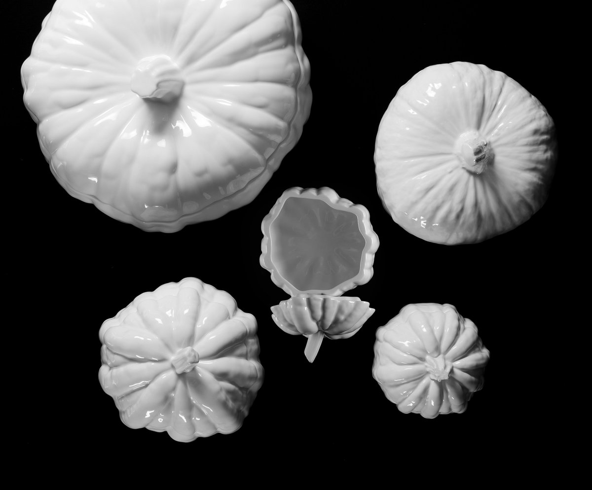 .<a href="/eligo_it/">ELIGO</a>'s 'Pumpkin' tureens are divine designs to dine out on. Shop now #WallpaperSTORE #Design #Home #Dining #Tabletop #Ceramic